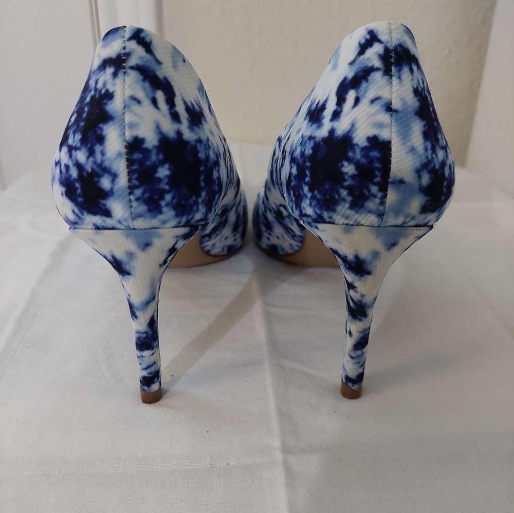 Kelly and Katie Blue and White Tye Dye Heels Size 5.5 - Picture 3 of 10